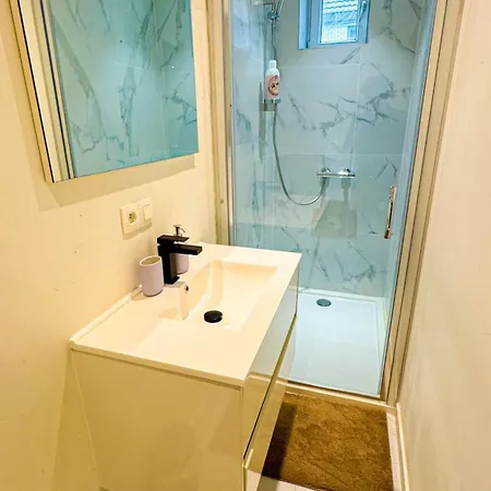 Appartamento Lovely 1br & 1lr For 4p, Only 15 Min Walk To Center