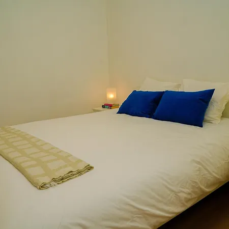 Lovely 1br & 1lr For 4p, Only 15 Min Walk To Center Gand