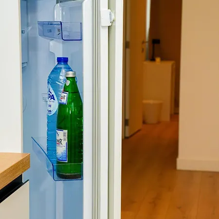 Lovely 1br & 1lr For 4p, Only 15 Min Walk To Center Appartamento *