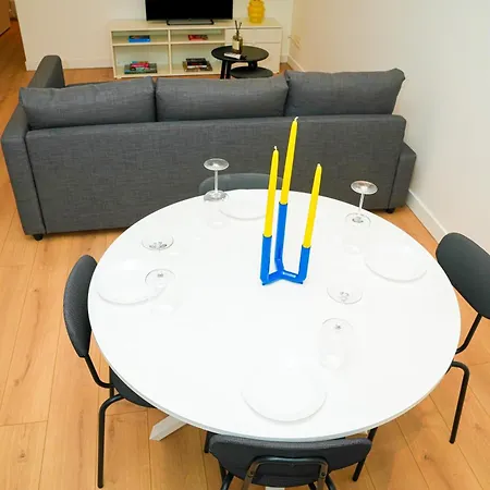 Διαμέρισμα Lovely 1br & 1lr For 4p, Only 15 Min Walk To Center Γάνδη