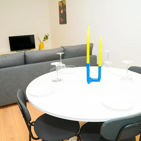 Lovely 1br & 1lr For 4p, Only 15 Min Walk To Center Γάνδη