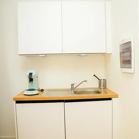 Lovely 1br & 1lr For 4p, Only 15 Min Walk To Center *