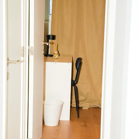 Lovely 1br & 1lr For 4p, Only 15 Min Walk To Center Lejlighed