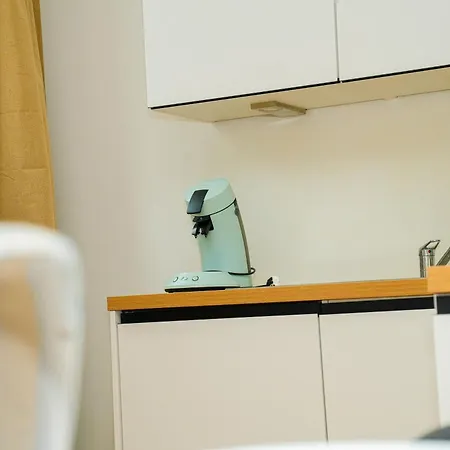 Lovely 1br & 1lr For 4p, Only 15 Min Walk To Center *