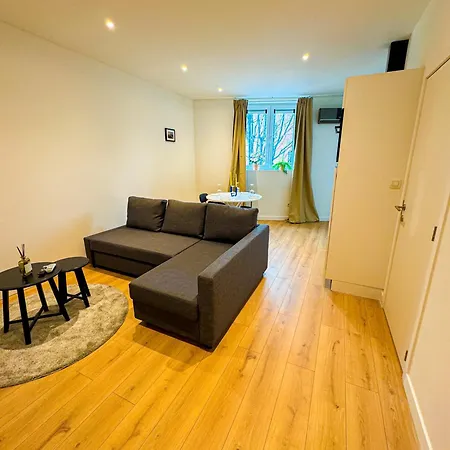 Lovely 1br & 1lr For 4p, Only 15 Min Walk To Center Lejlighed