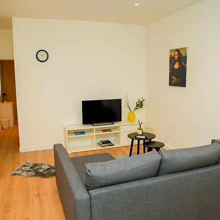Lovely 1br & 1lr For 4p, Only 15 Min Walk To Center Lejlighed Gent