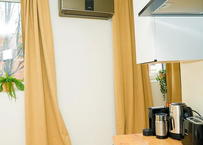 Апартаменты Lovely 1br & 1lr For 4p, Only 15 Min Walk To Center Гент