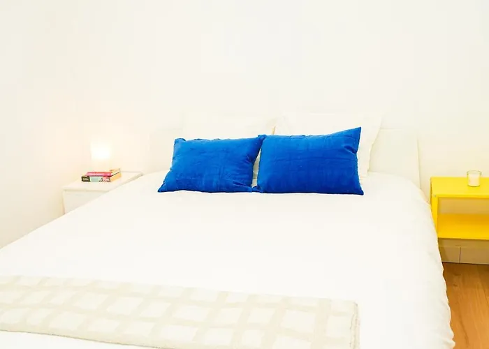 Lovely 1br & 1lr For 4p, Only 15 Min Walk To Center Апартаменты Гент