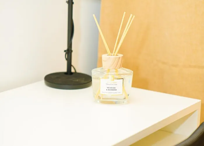 Апартаменты Lovely 1br & 1lr For 4p, Only 15 Min Walk To Center *