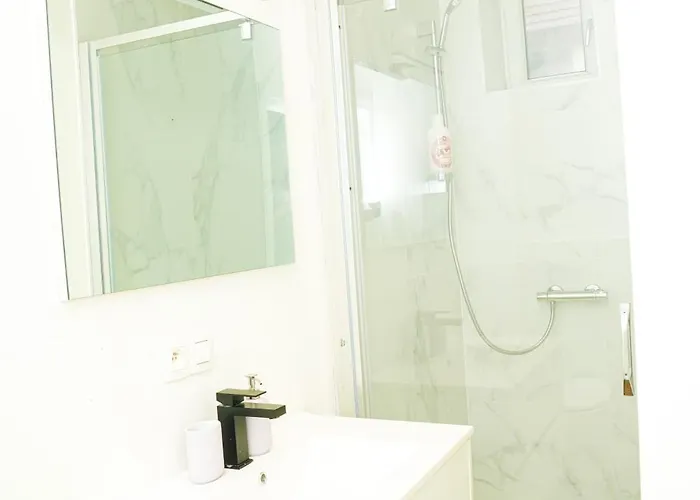 Апартаменты Lovely 1br & 1lr For 4p, Only 15 Min Walk To Center Гент