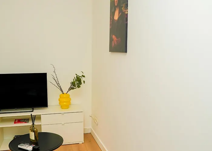 Lovely 1br & 1lr For 4p, Only 15 Min Walk To Center Гент