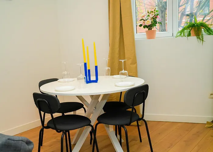 Lovely 1br & 1lr For 4p, Only 15 Min Walk To Center Гент