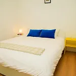 Lovely 1br & 1lr For 4p, Only 15 Min Walk To Center شقة