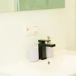 Lovely 1br & 1lr For 4p, Only 15 Min Walk To Center *