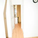 Lovely 1br & 1lr For 4p, Only 15 Min Walk To Center