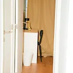 Lovely 1br & 1lr For 4p, Only 15 Min Walk To Center شقة