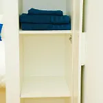 Lovely 1br & 1lr For 4p, Only 15 Min Walk To Center خنت