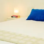 Lovely 1br & 1lr For 4p, Only 15 Min Walk To Center * خنت